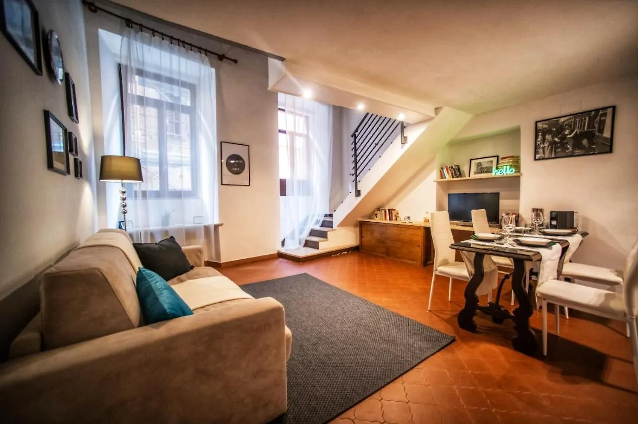Apartment Ferienwohnung Rione VI Loft Rom Italien